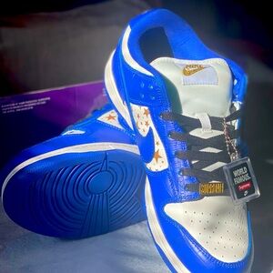 Nike SB Dunk Low SUPREME Stars Hyper Royal (2021)